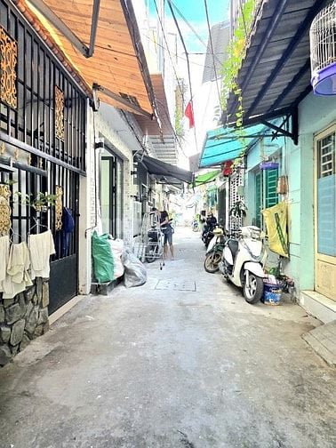 nhà bán chính chủ 1 lầu có sổ hồng gần Phú Mỹ Hưng quận 7