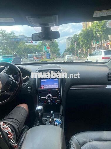 Ford Explorer 2018 2.3L Ecoboost - 100000 km