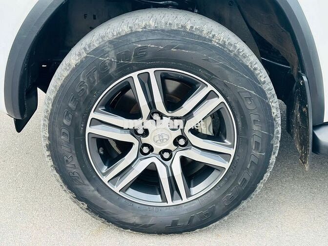 Toyota Fortuner 2021 2.4G máy dầu 7 chỗ Form mới