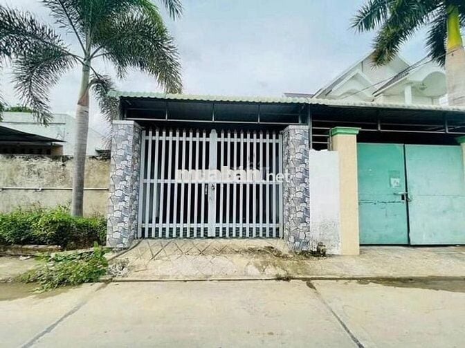 Bán Gấp căn nhà Bà Điểm 990 triệu có SHR Rộng 119m2, Chủ Ngộp Gấp !!