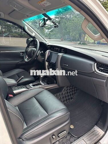 Toyota Fortuner 2021 2.4G máy dầu 7 chỗ Form mới