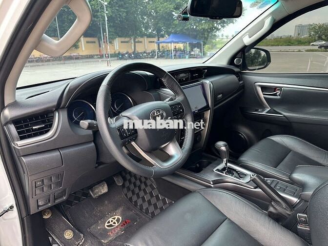 Toyota Fortuner 2021 2.4G máy dầu 7 chỗ Form mới