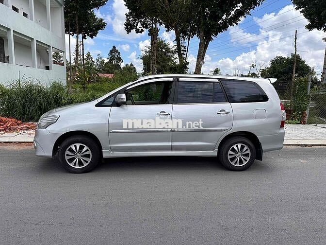 Toyota Innova 2016 - 142000 km