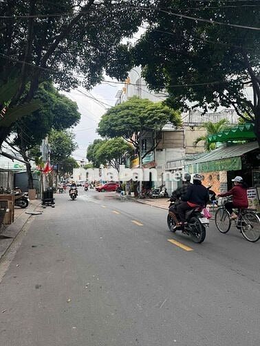 GẤP BAN NHÀ 4 TẦNG. LÔ GÓC 2MT. NGANG HIẾM 6M KO LG. SÁT PHẠM VĂN ĐỒNG