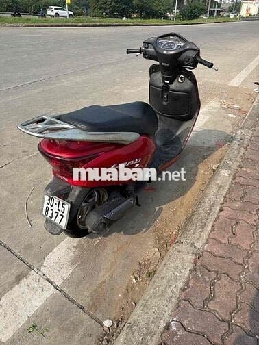 e bán xe lead đỏ máy đi ngon xe còn khá đẹp ạ