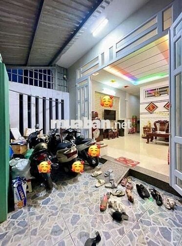 NHÀ CẤP 4 RỘNG - HẺM 876 TRẦN NAM PHÚ