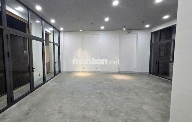 Mặt tiền Trần Bình Trọng gần Trần Hưng Đạo Quận 5.