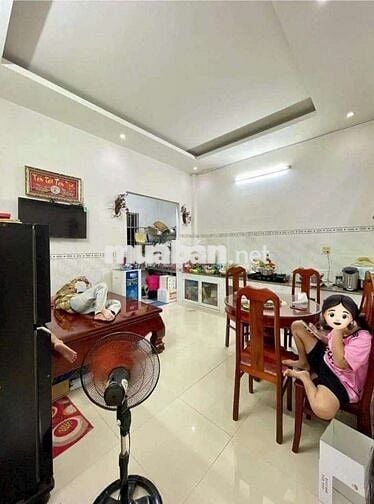 NHÀ CẤP 4 RỘNG - HẺM 876 TRẦN NAM PHÚ
