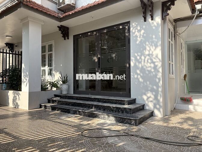 Cho thuê BT Vườn Đào 45 triệu, 165m2, 6PN 4WC view đẹp tại Tây Hồ,