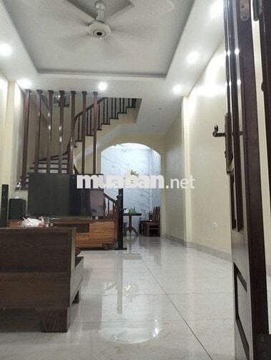 NhÀ ĐẸP PHÚ LƯƠNG F0 CHUẨN.
Dt 57m .
Ô tô đỗ cách nhà 10m.