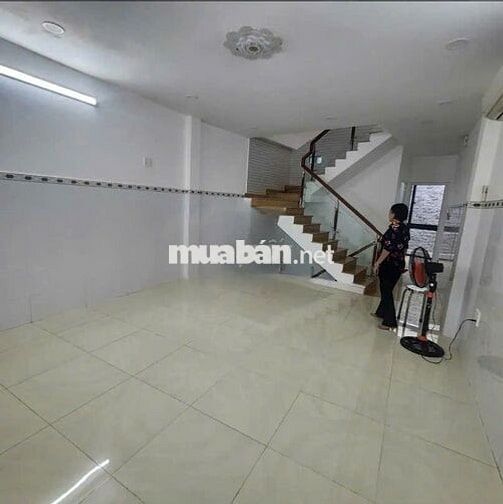 Nguyên căn mặt tiền Kinh Doanh đa nghành có Hầm xe