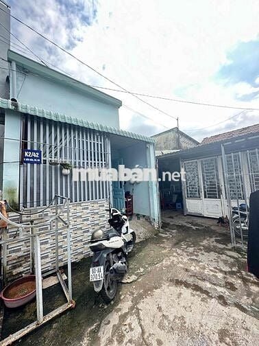 Tôi cần bán nhà 1 trệt 1 lửng còn mới , cứng cáp , chỉ việc dọn vào ở