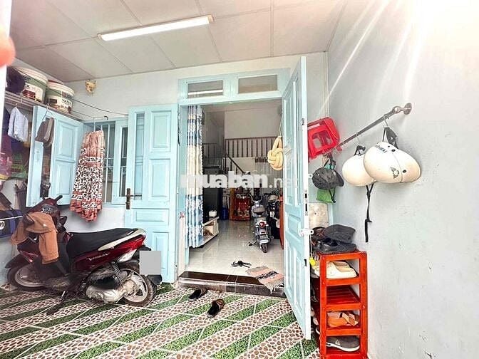 Tôi cần bán nhà 1 trệt 1 lửng còn mới , cứng cáp , chỉ việc dọn vào ở