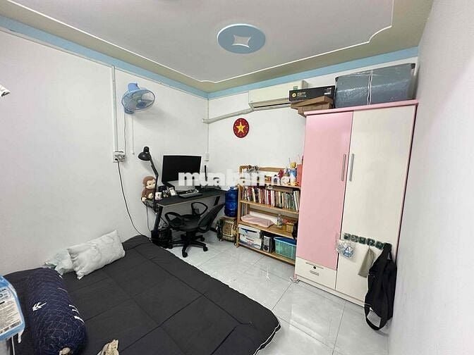 Tôi cần bán nhà 1 trệt 1 lửng còn mới , cứng cáp , chỉ việc dọn vào ở