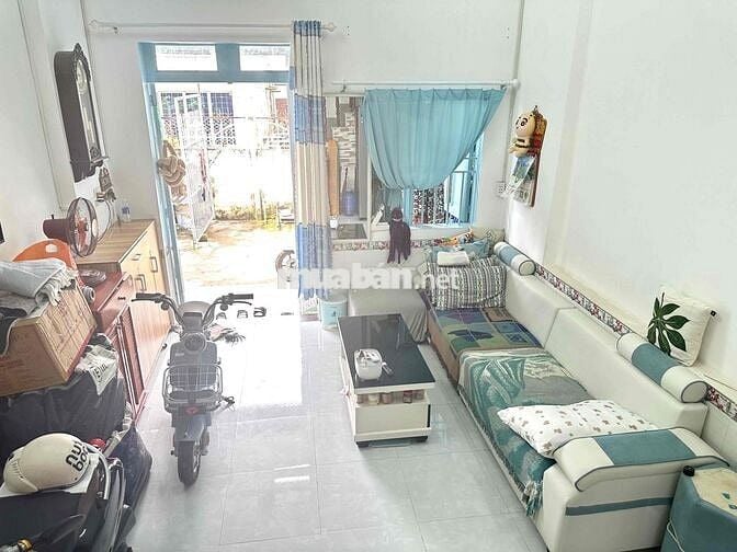 Tôi cần bán nhà 1 trệt 1 lửng còn mới , cứng cáp , chỉ việc dọn vào ở