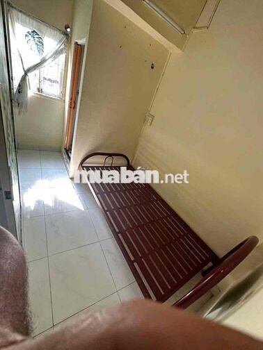 Nhà 1 trệt . 1 lầu . 2PN . 2VC . Nhà còn mới đẹp . dọn vào ở ngay