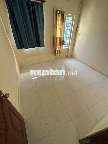 Nhà 1 trệt . 1 lầu . 2PN . 2VC . Nhà còn mới đẹp . dọn vào ở ngay
