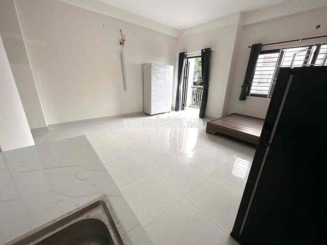 PHÒNG BAN CÔNG CỬA SỔ GẦN CHUNG CƯ HÀ ĐÔ Q12