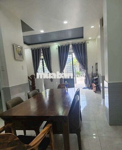 Cho thuê nhà 2 lầu Hà Huy Giáp 3 phòng ngủ hẻm ô tô gần Chợ đường