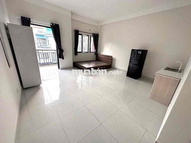PHÒNG BAN CÔNG CỬA SỔ GẦN CHUNG CƯ HÀ ĐÔ Q12