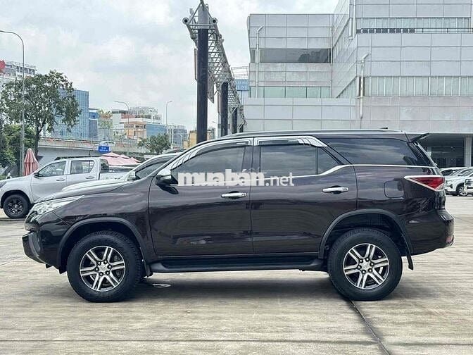 Toyota Fortuner 2017 2.4G 4x2 MT -7c số sàn
