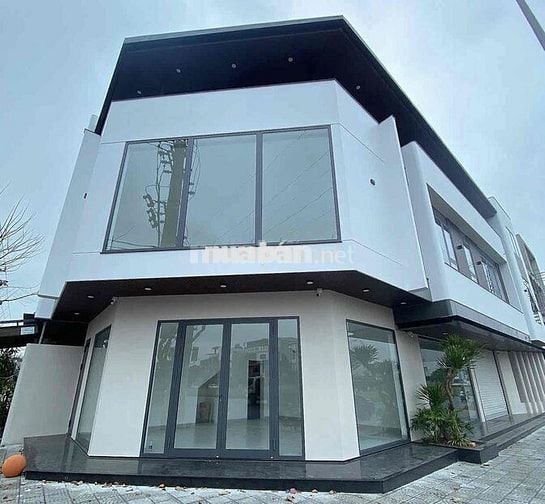 Cho thuê mặt bằng 2 mặt tiền đường nguyễn hiên lê trong suốt