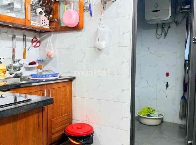 Bán nhà tập thể phố 8/3 nhà đẹp ở ngay kinh doanh 90m tầng 1 giá nhỉnh