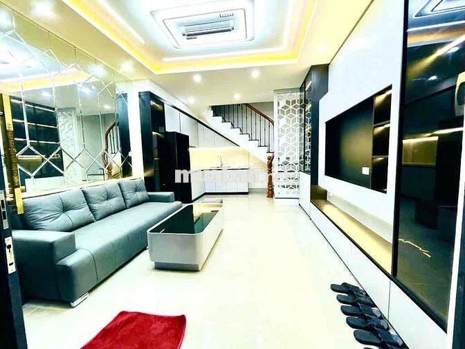 Cực phẩm Hoàng Mai , 5 tầng - nhỉnh 6 tỷ    - Nhà nằm ở vị trí đẹp , g
