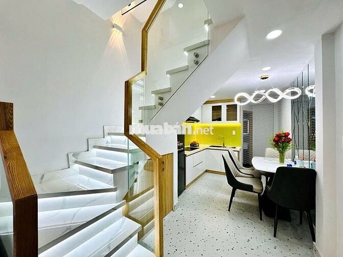 NHÀ VĨNH HỘI Q4- 3 LẦU ĐÚC - 32m2- 3PN- GIÁ 4 TỶ NHỈNH