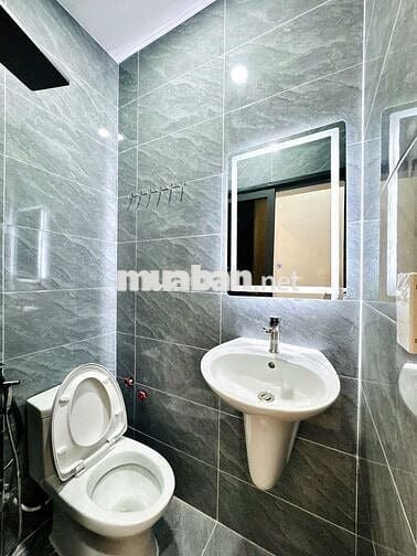 NHÀ VĨNH HỘI Q4- 3 LẦU ĐÚC - 32m2- 3PN- GIÁ 4 TỶ NHỈNH