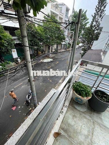 Cho Thuê Nhà Đường Lê Niệm, Tân Phú ( 2 lầu, 4PN, 3WC - KD Tự Do )