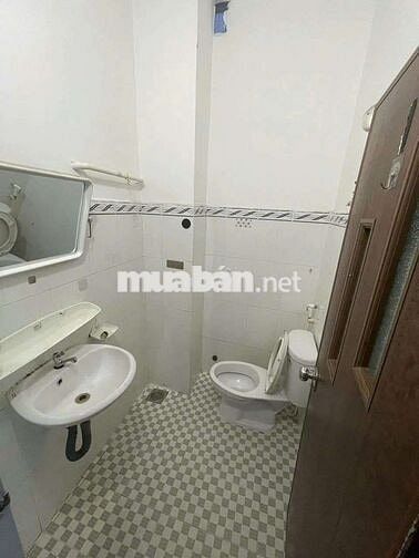 Nhà nguyên căn Lê Văn Sỹ, Giáp Q3, 3 lầu, 3PN, 4wc giá chỉ 13,8 Triệu