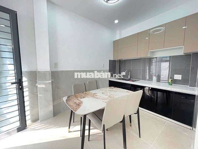 NHÀ MỚI Ở LIỀN. 5X17 ĐƯỜNG XE HƠI. ĐƯỜNG TRỊNH NHƯ KHUÊ. BÌNH CHÁNH.