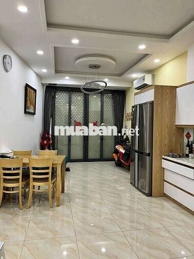 Lê Văn Sỹ Q3, Nhà mới đẹp 3 lầu  chỉ 16.5 Triệu/tháng.