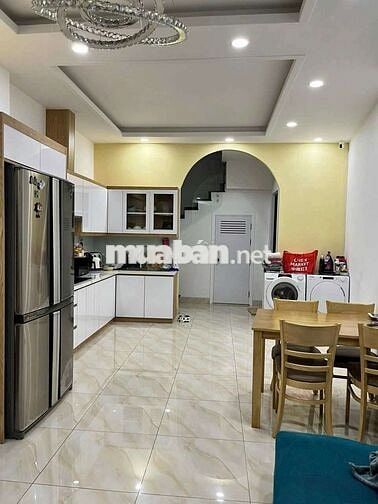 Lê Văn Sỹ Q3, Nhà mới đẹp 3 lầu  chỉ 16.5 Triệu/tháng.