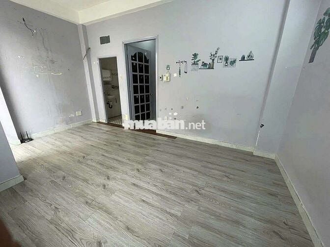 Nhà nguyên căn Lê Văn Sỹ, Giáp Q3, 3 lầu, 3PN, 4wc giá chỉ 13,8 Triệu