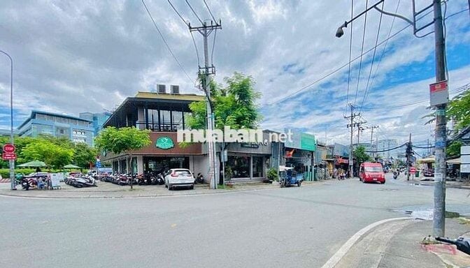 MẶT BẰMG HƠN 300M2 VỊ TRÍ ĐẮC ĐỊA KHU SINH VIÊN TẬP TRUNG Q7