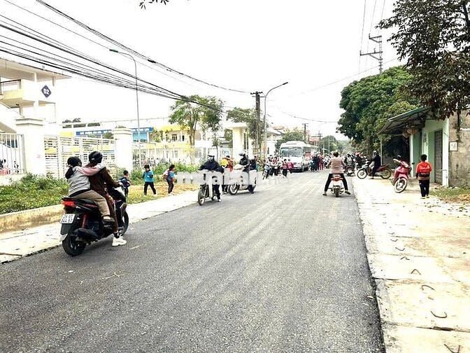 GÌ EM CẦN BÁN 63,7M THỔ CƯ GIÁ HƠN 1,4 TỶ GẦN CNC HOÀ LẠC