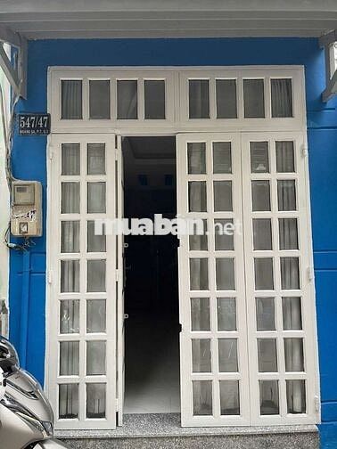 Hh 1/2 tháng ae dẫn dùm Nhà Hoàng Sa q3 2 lầu sân thượng