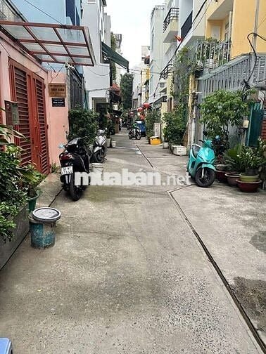 Hh 1/2 tháng ae dẫn dùm Nhà Hoàng Sa q3 2 lầu sân thượng