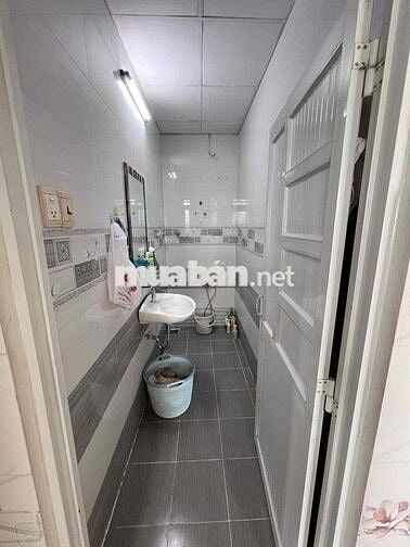 Tìm người ở ghép phòng trong chung cư 312 Lạc Long Quân