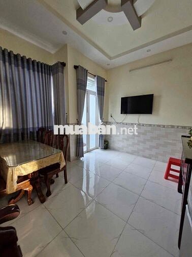 Nhà 3 tầng đường Nguyễn Thị Minh Khai - 4 phòng ngủ