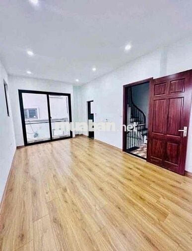 chính chủ tôi cần bán nhà 6 Tầng Gần Đường Văn Tiến Dũng - Oto wua nhà