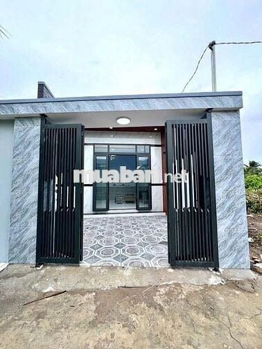 Ngộp bank bán gấp căn nhà ở xã Củ Chi, DT 94m2, Giá 980 triệu.SHR