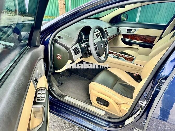 Jaguar XF 2014 2.0AT Fremium Fulloption Xuất Mỹ