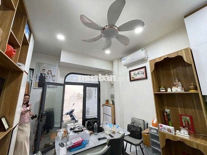 44.26 Sư Vạn Hạnh 
,P9 ,Q,5 _Diện tích 20 (4 x 5 )