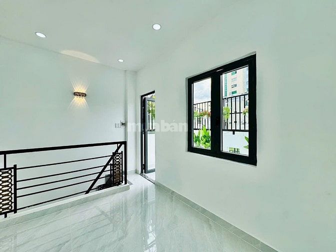 Hàng siêu hiếm khu sân bay DT 69m2, giá 3,3 tỷ Yên Thế, Tân Bình