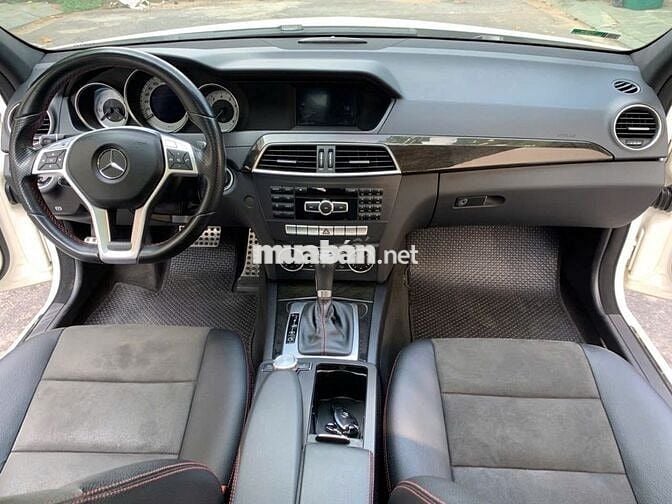 Mercedes Benz C Class 2014 C300 AMG - 120000 km