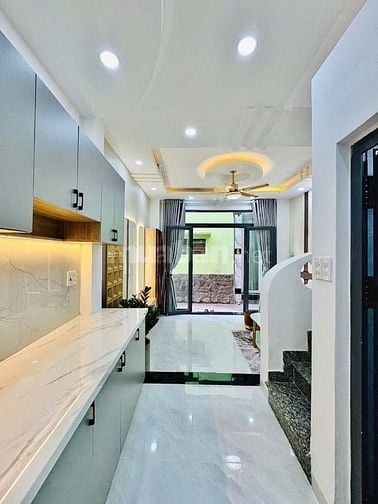 Hàng siêu hiếm khu sân bay DT 69m2, giá 3,3 tỷ Yên Thế, Tân Bình