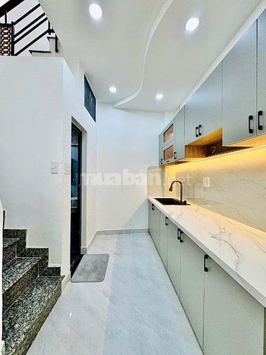 Hàng siêu hiếm khu sân bay DT 69m2, giá 3,3 tỷ Yên Thế, Tân Bình